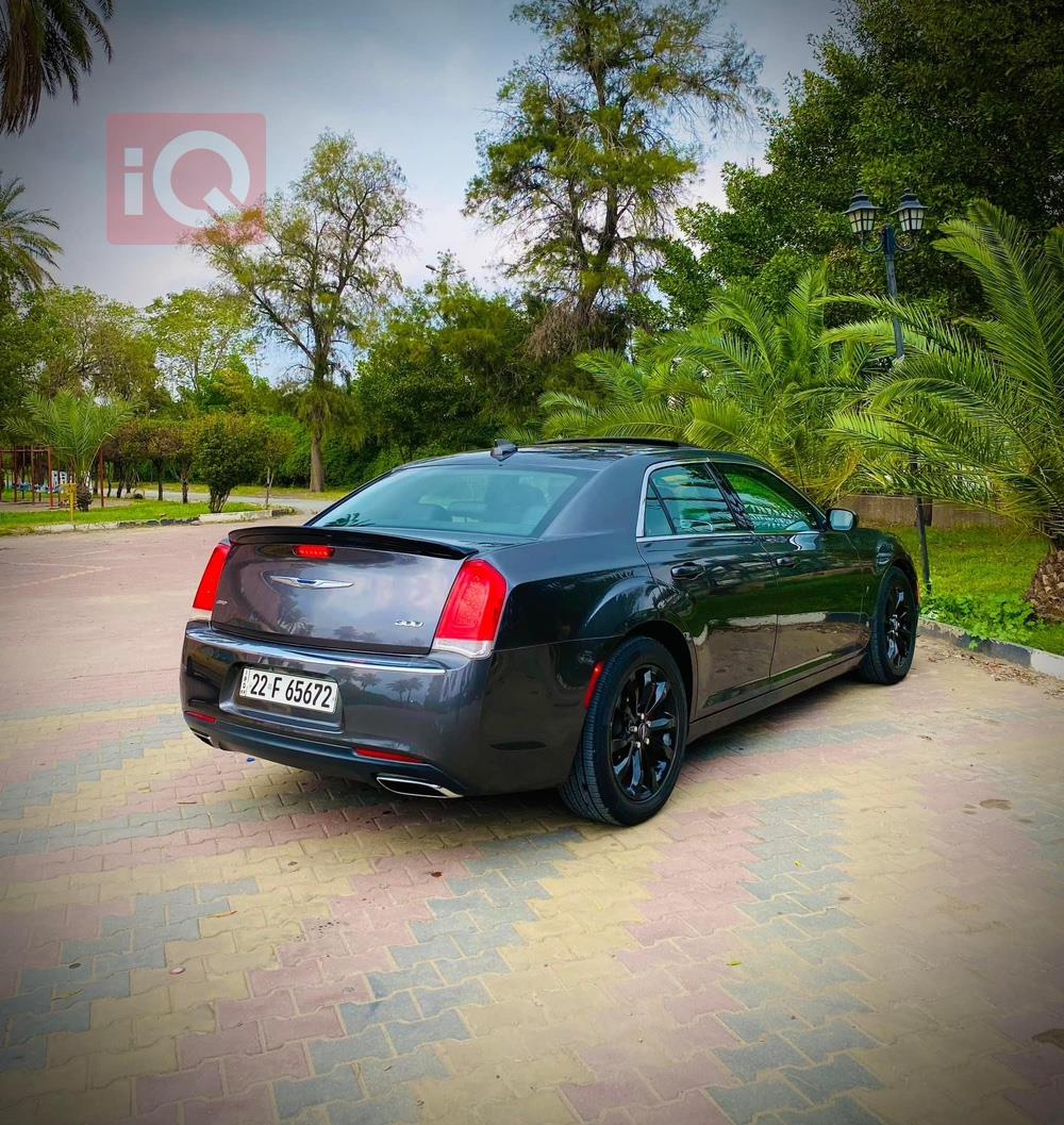 كرايسلر 300